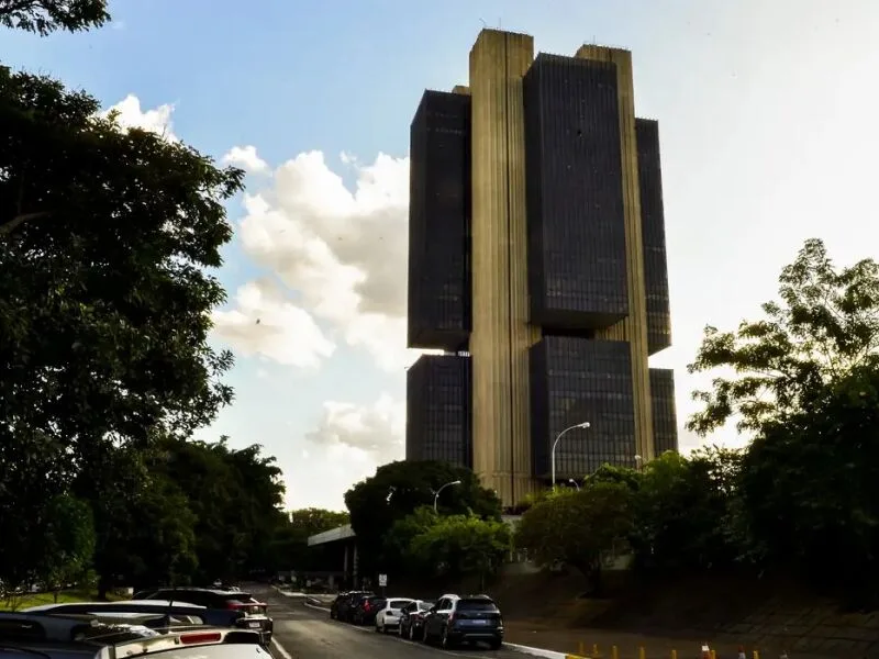Banco Central vê inflação acima da meta até o primeiro trimestre de 2029