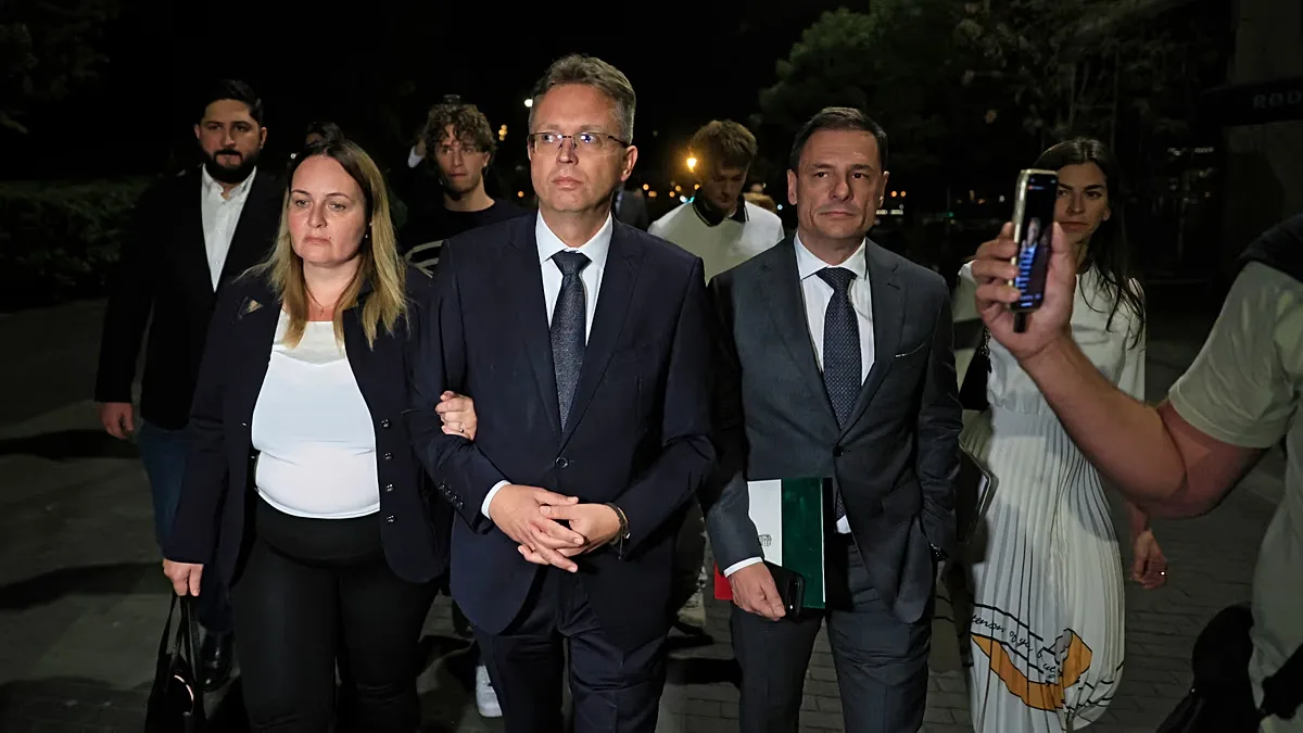 Detenção de ex-ministros amplia ofensiva anticorrupção de Péter Magyar na Hungria