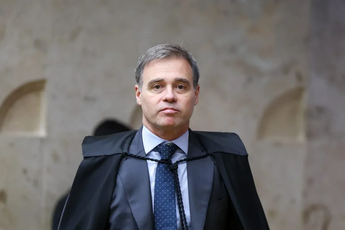 Mendonça substitui prisão de investigado por medidas cautelares