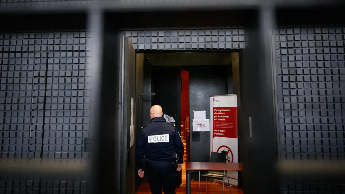 Policial francês é detido em Paris sob suspeita de terrorismo e fabricação ilegal de armas