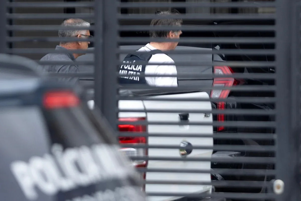 Primeira Turma do STF reúne dois votos contra recurso para libertar Bolsonaro