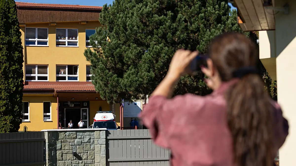 Aluno é suspeito de ataque em escola que deixou uma morta na Eslováquia