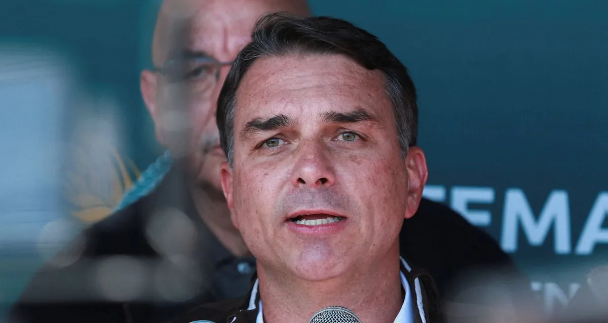 Ato de Flávio na Paulista terá críticas a Moraes e pedido por ação divina