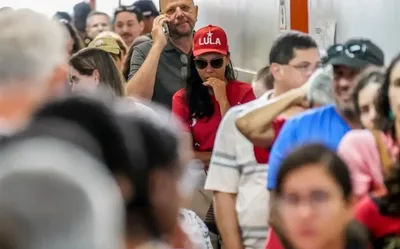 Lula tenta reverter vantagem de Flávio Bolsonaro no segundo turno