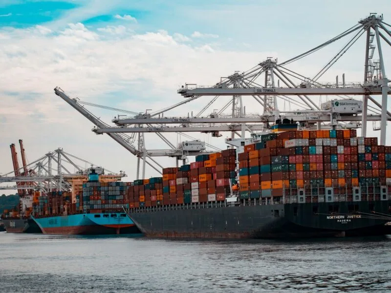 Comércio Brasil-EUA perde força no ano, apesar de alta mensal das exportações