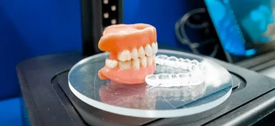Rede pública prepara profissionais para operar tecnologia de próteses dentárias