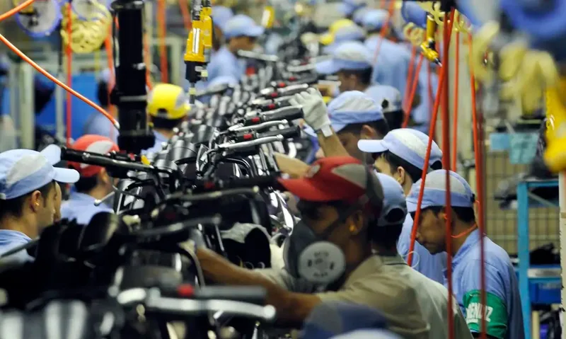 Confiança industrial cai para 44,9 pontos em setembro, diz CNI