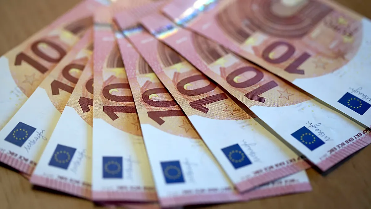 Itália propõe zerar comissão do euro digital em compras de até 10 euros