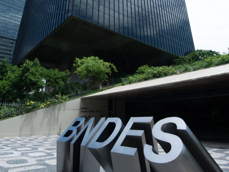 Lei permite subsidiárias do BNDES, mas derruba fundo para exportadores