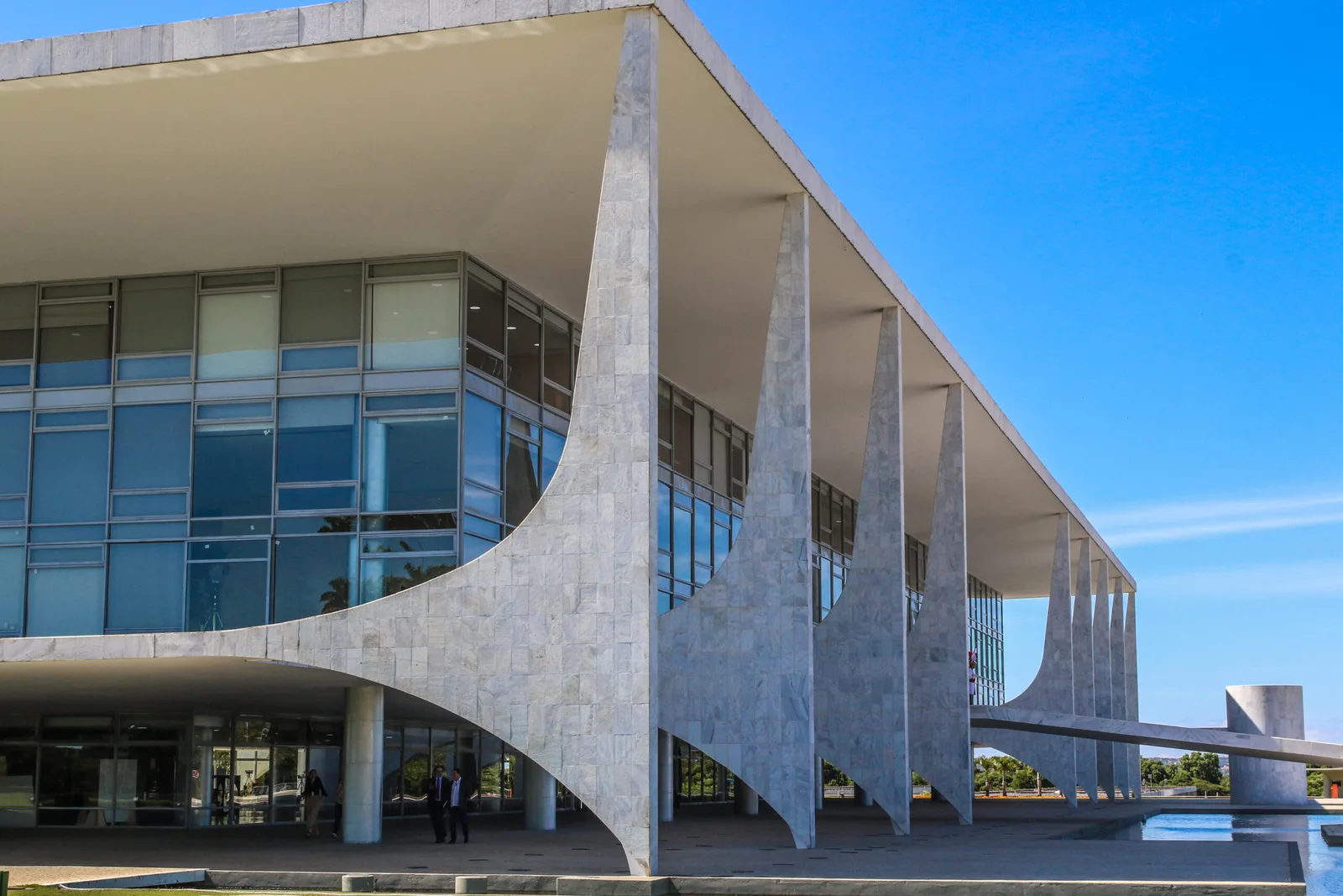 Maioria dos votos válidos define vitória presidencial no primeiro turno