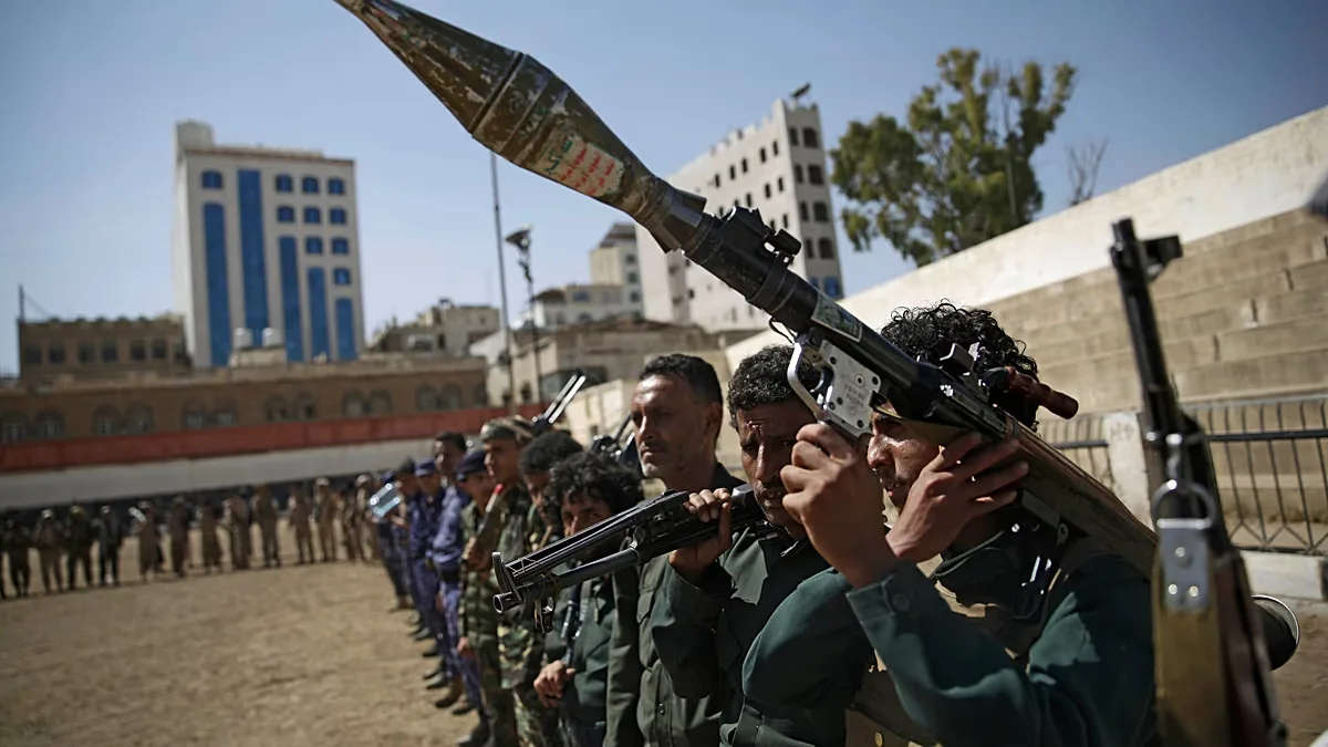 Risco no Bab el-Mandeb amplia tensão entre Houthis e Arábia Saudita