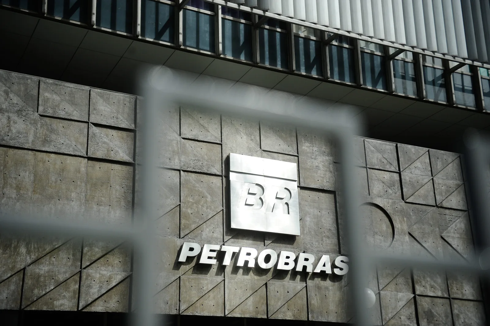 Petrobras adere a subsídio de R$ 1 por litro de diesel