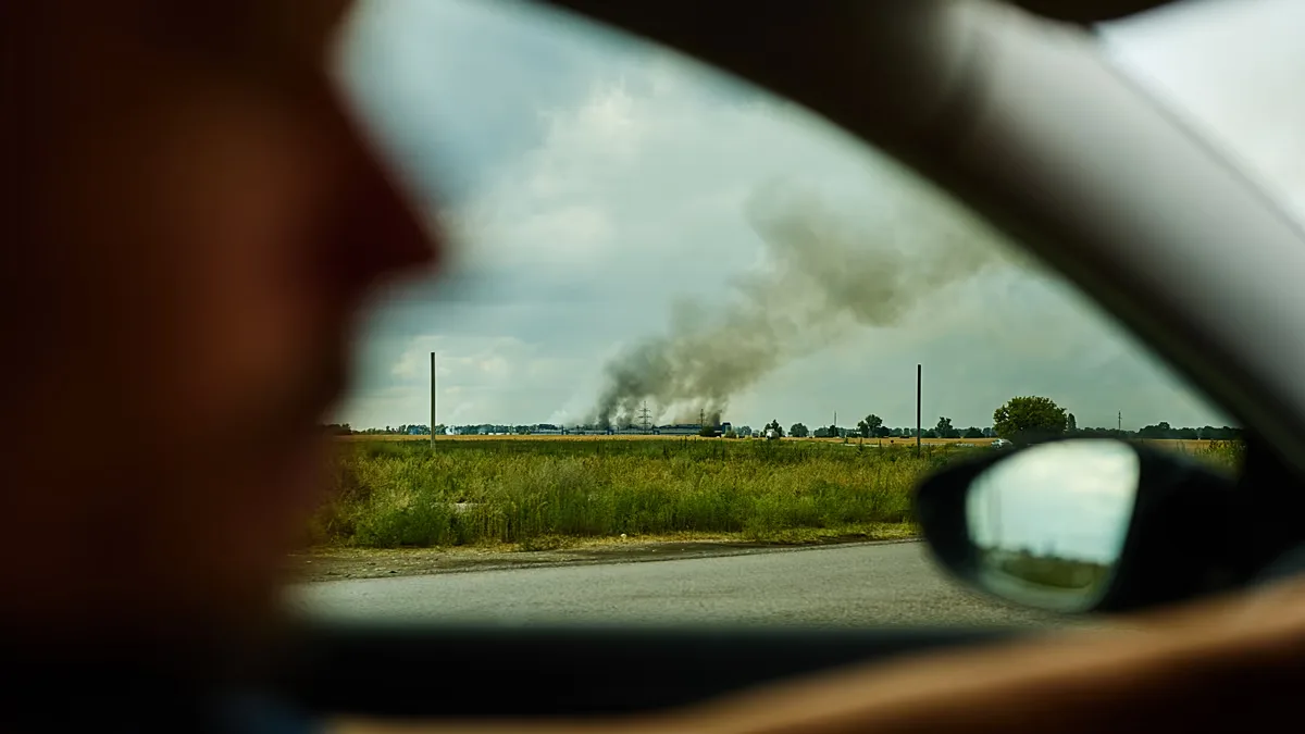 Combates continuam na Ucrânia enquanto enviados dos EUA avaliam retomada de negociações