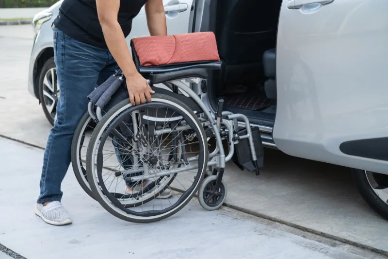 Senacon investiga acessibilidade da Uber e da 99 para idosos e pessoas com deficiência
