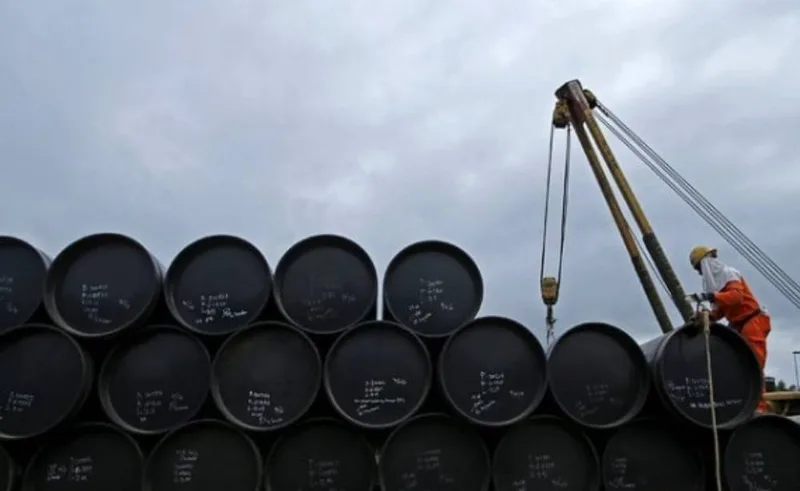 Ataques ameaçam fluxo de petróleo pelo mar Vermelho, diz cenário regional