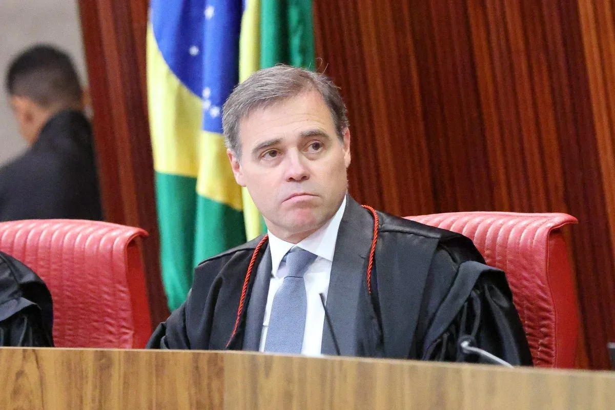 Mendonça defende retirada de posts sobre Nossa Senhora Aparecida