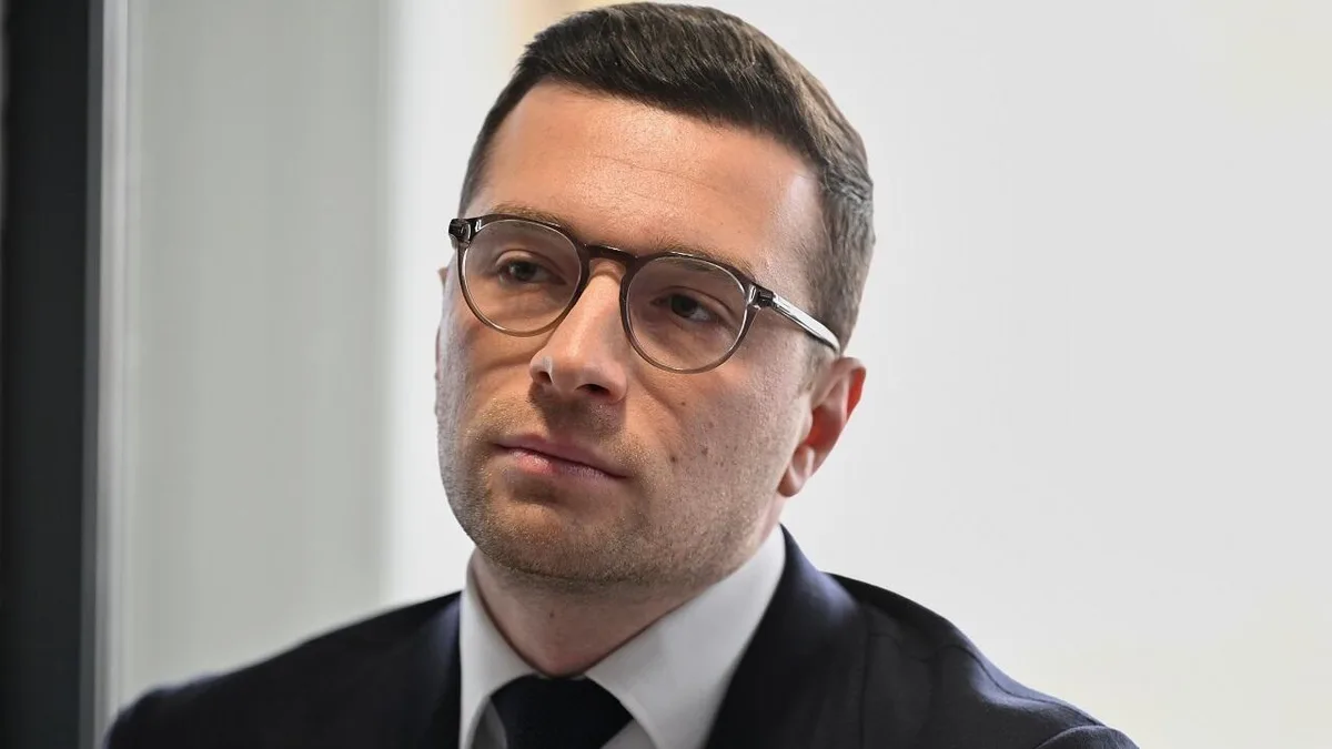 Mensagens atribuídas a Jordan Bardella provocam crise na extrema direita francesa