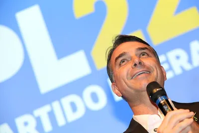 Sigilo sobre investigação de Dark Horse continua sob decisão de André Mendonça