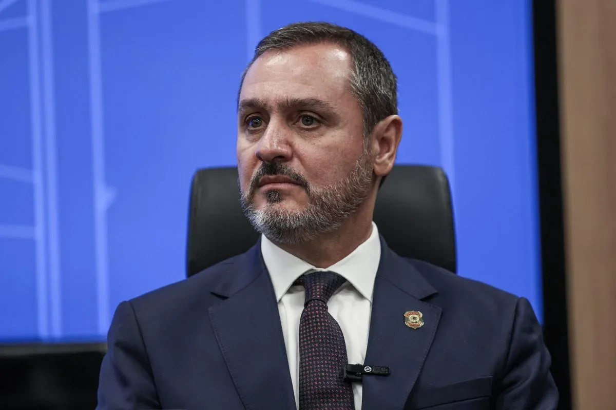 Partido Novo recorre contra decisão que manteve chefe da PF no cargo