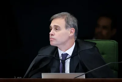 Mendonça retira sigilo de 38 processos ligados ao Banco Master