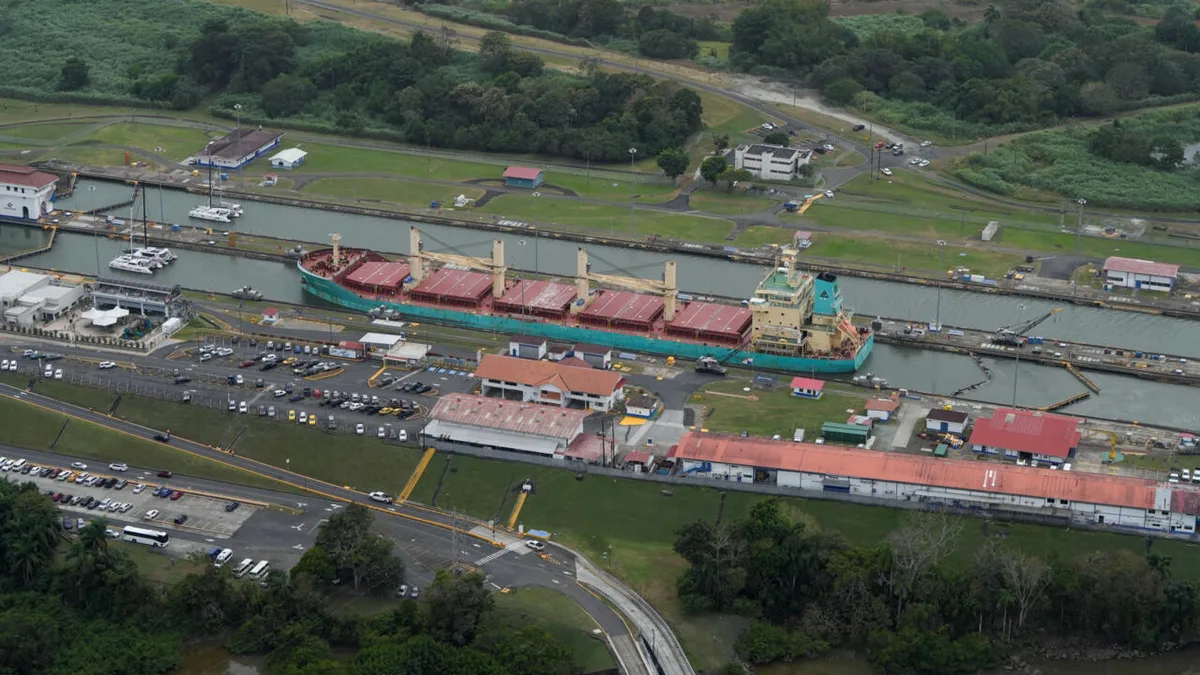 Canal do Panamá limitará passagens a cerca de 30 navios por dia em outubro