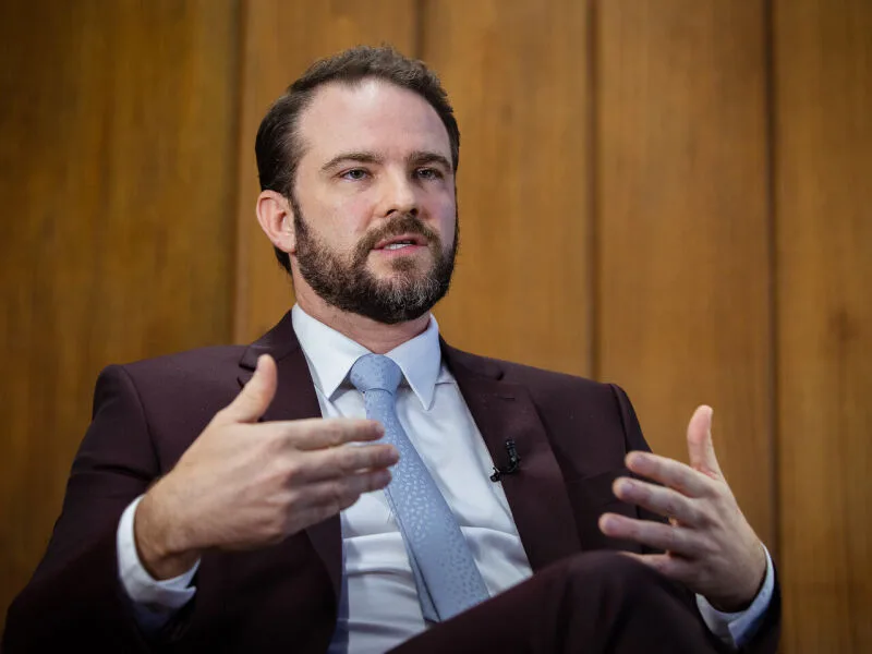 Durigan diz que bloqueio de R$ 17 bilhões limita gasto em ano eleitoral
