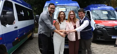 Ministério da Saúde vistoria vans, unidades móveis e obras na Bahia