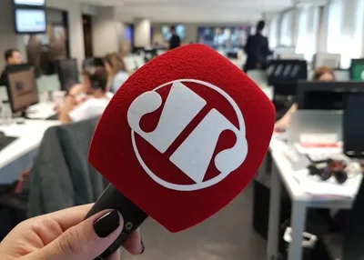Denúncia acusa três pessoas de injúria racial contra jornalista Basília Rodrigues