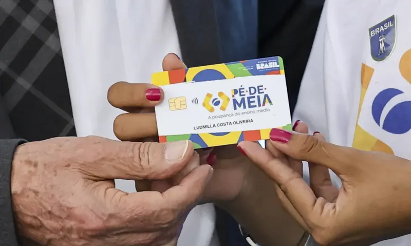 Pé-de-Meia paga valores de julho conforme frequência e nascimento