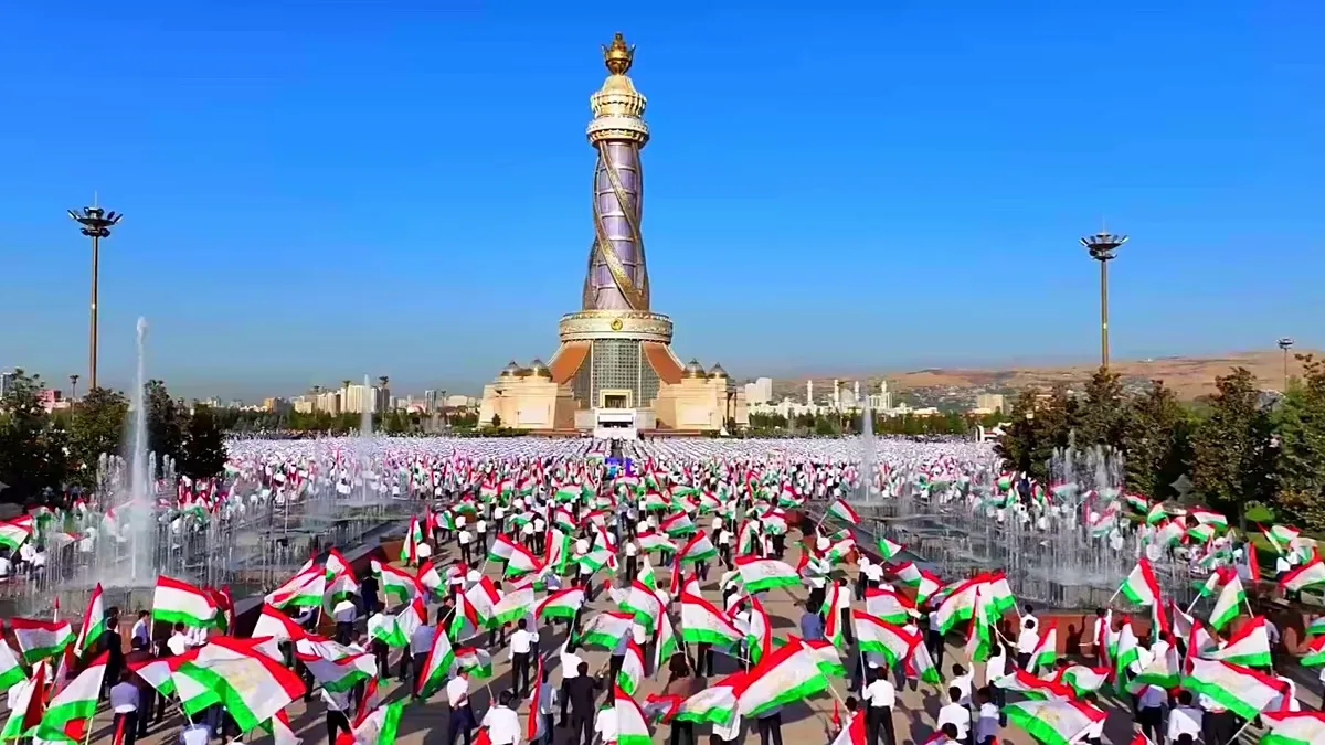 Tajiquistão marca 35 anos de independência com foco em economia e energia