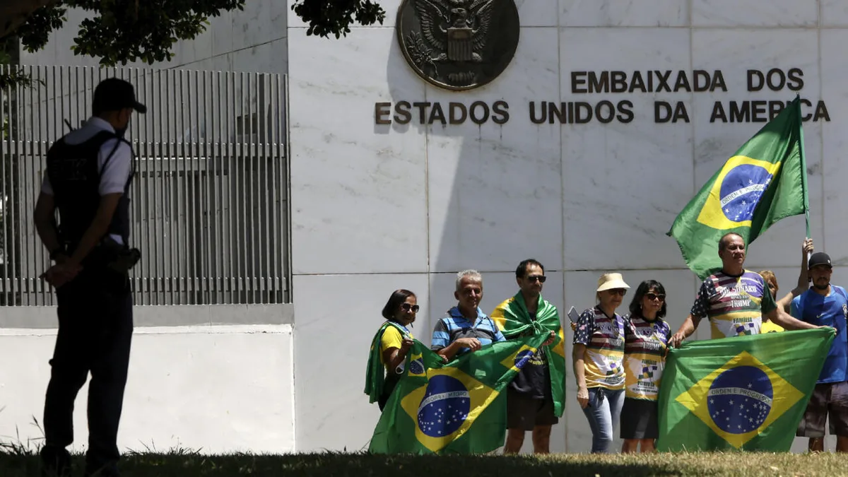 Representações dos EUA suspendem atendimento presencial no Brasil por segurança