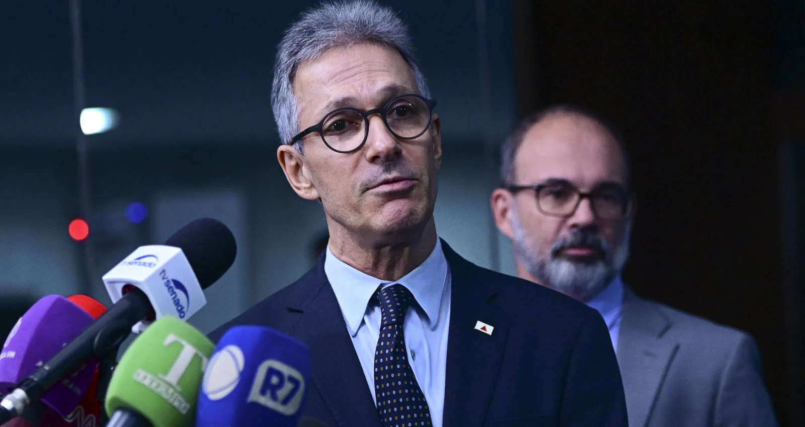 Zema e Caiado reagem à abertura parcial de sigilo sobre Banco Master