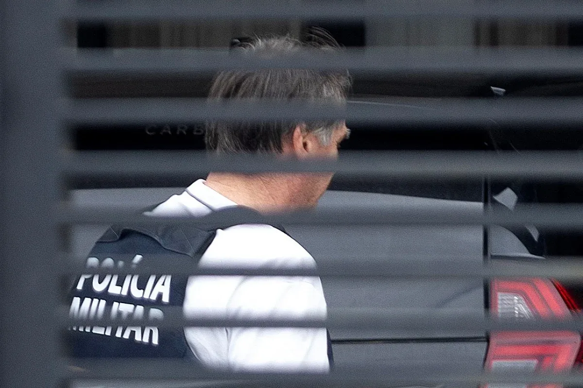 Defesa de Bolsonaro pede ao STF suspensão de prisão e condenação em nova ação