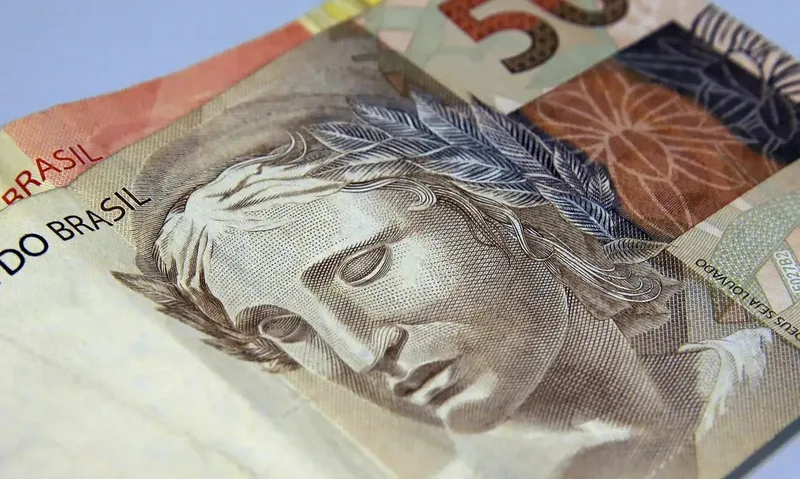 Poupança tem retirada líquida de R$ 10,5 bilhões em agosto